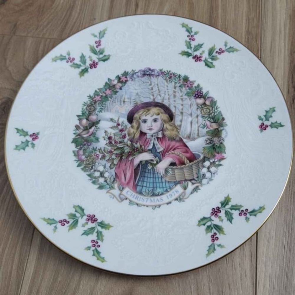 Royal Doulton Christmas plate